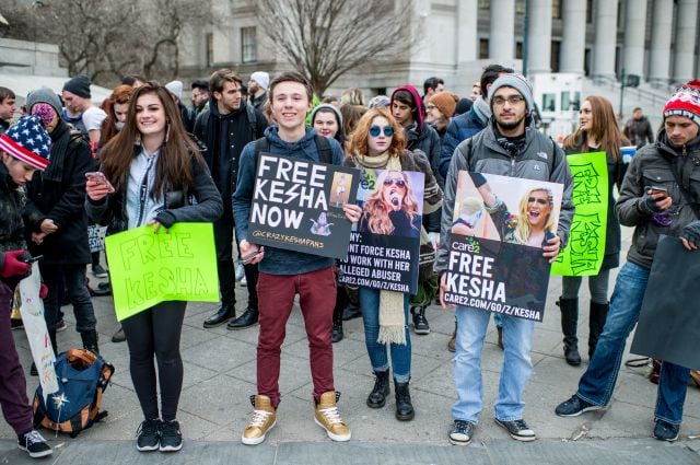 Los fans de Kesha le muestran su apoyo (Getty).