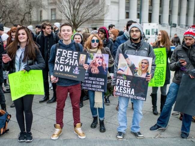 Los fans de Kesha le muestran su apoyo (Getty).