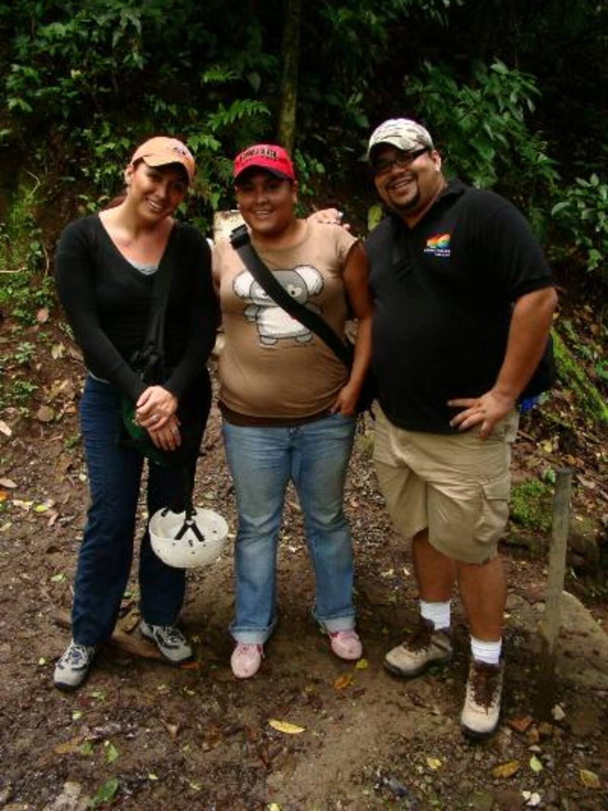 Vicky, Gaby y Tavo