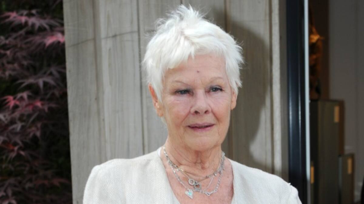 Judi Dench se ha hecho su primer tatuaje a los 81 años