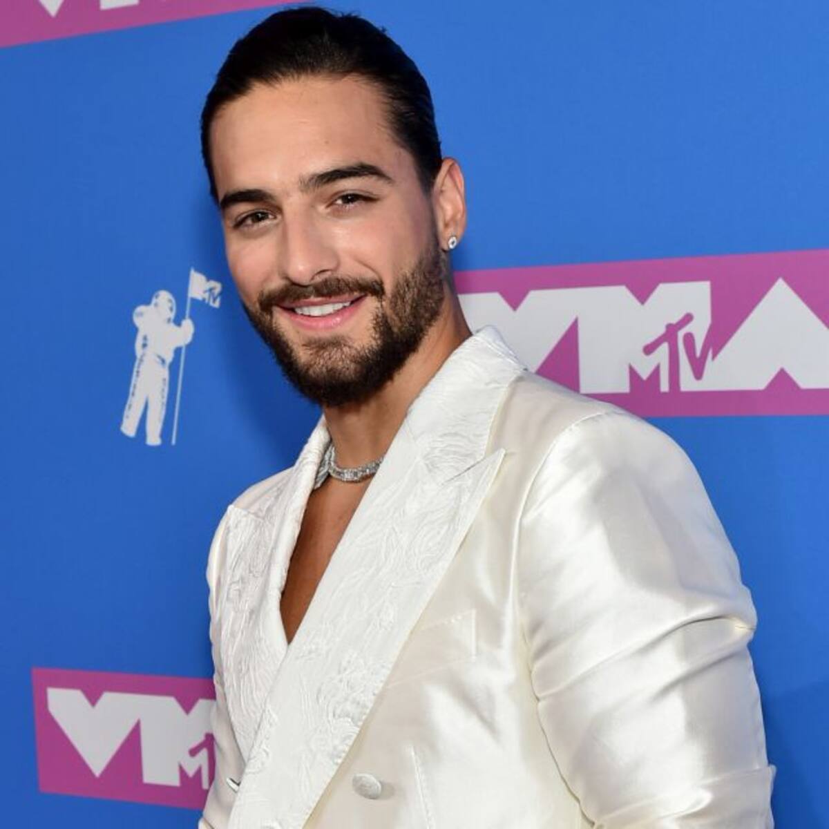 Maluma presume ser el primer latino en presentarse en los MTV VMA y Alejandro Sanz lo corrige