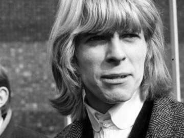 David Bowie: 60 años del primer single y de su defensa de los hombres con el pelo largo