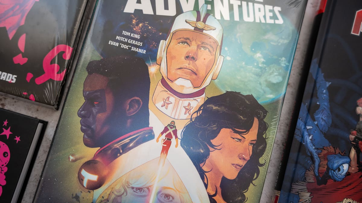 Strange Adventures es uno de los cómics más especiales que ha dado el multiverso de DC
