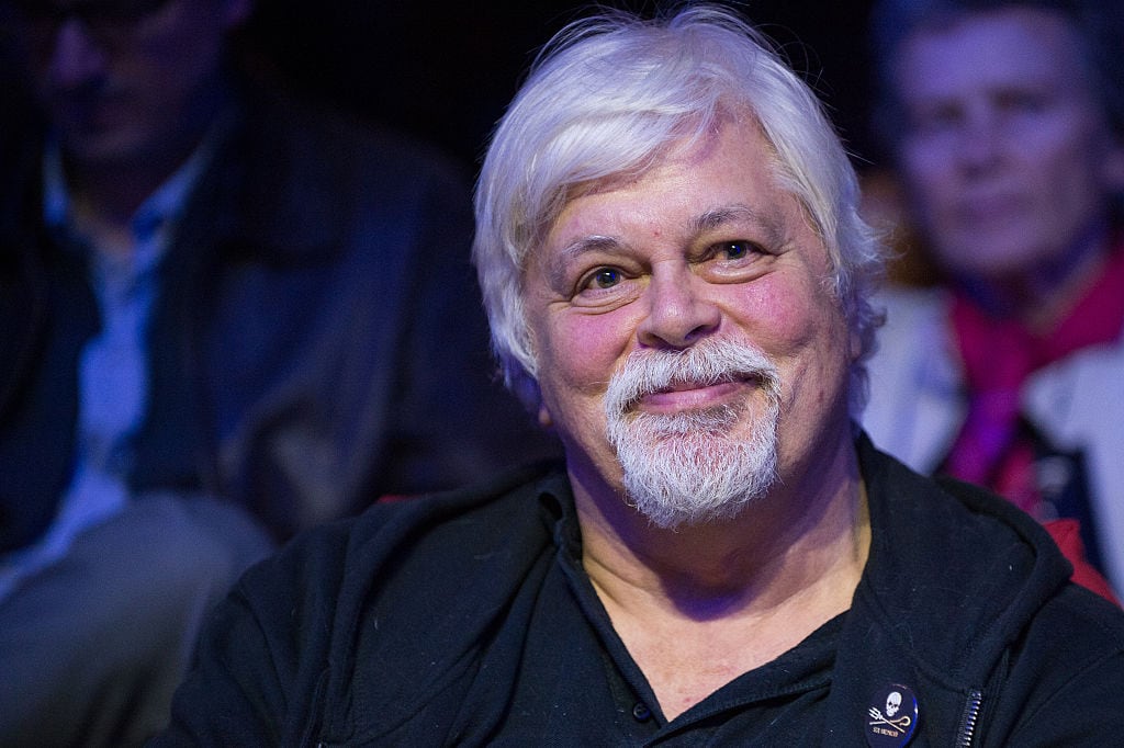 Paul Watson se enfrenta a una orden de detención emitida por la Interpol.