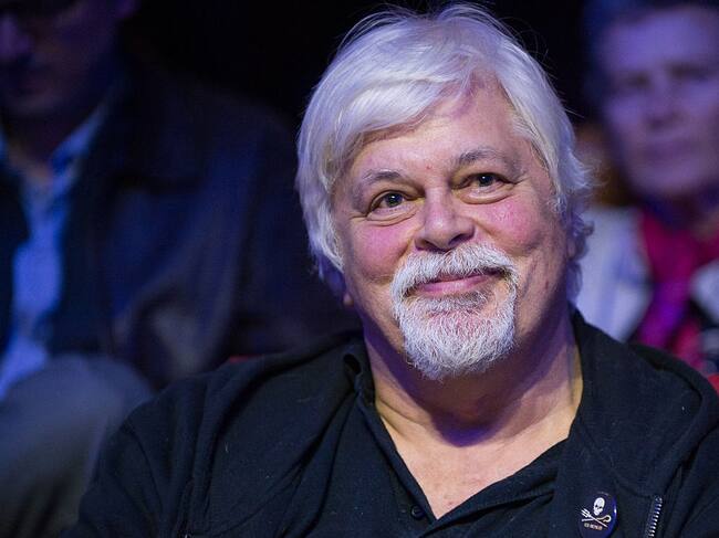 Paul Watson se enfrenta a una orden de detención emitida por la Interpol.