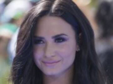 ¿Demi Lovato operó sus senos? Sus atrevidas fotos en instagram encienden la pólémica