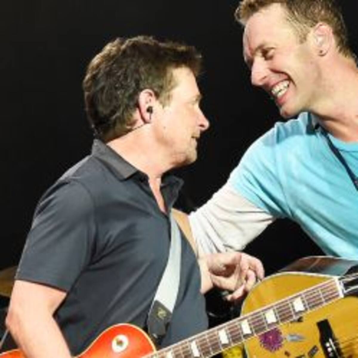 Marty McFly subió al escenario a tocar con Coldplay