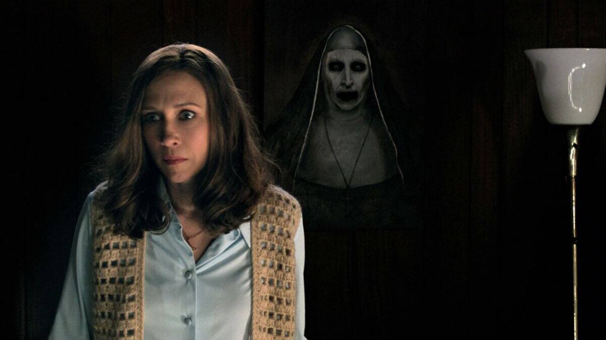 El Conjuro - En 2013, esta película llegó a los cines para asustar a la nuevas generaciones. El film cuenta la historia de Lorraine y Ed Warren, dos parapsicólogos que viven múltiples experiencias paranornales.
