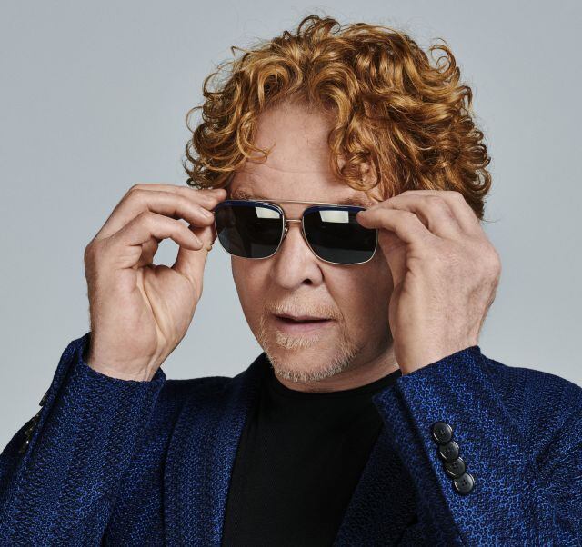 Mick Hucknall, líder de Simply Red.