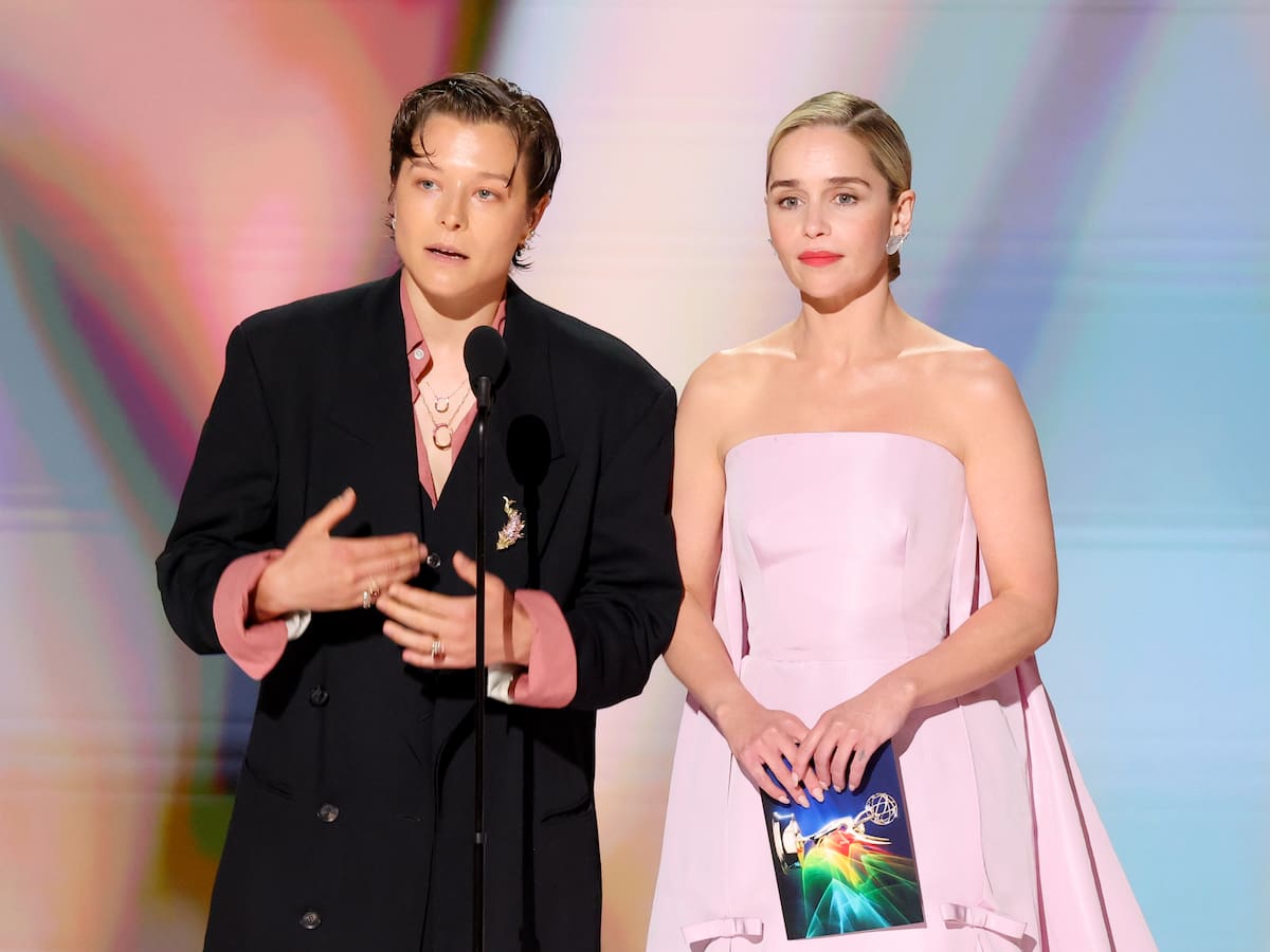 Emilia Clarke y Emma D’Arcy hablando Alto Valyrio en los Premios Emmy 2026 nos devolvió de golpe al universo ‘Juego de Tronos’