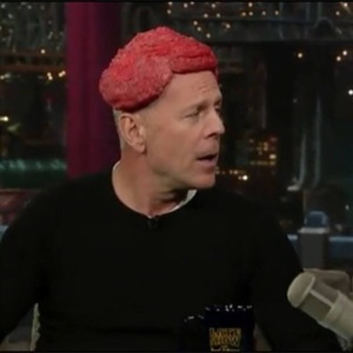 Bruce Willis, a lo Lady Gaga