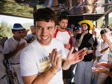 Quevedo nos llena de vibes veraniegas con ‘Scandic’, un reguetón que nos invita a visitar La Palma