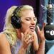 Lady Gaga canta en vivo "Perfect Illusion"