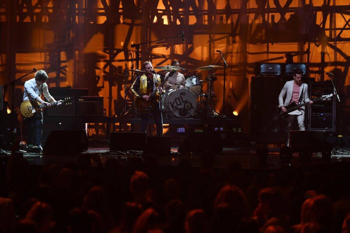 Kings Of Leon no se perdió la fiesta de los MTV EMAs