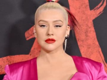 Christina Aguilera ha escuchado el último tema de Cardi B y nos muestra lo sexy que le ha hecho sentirse