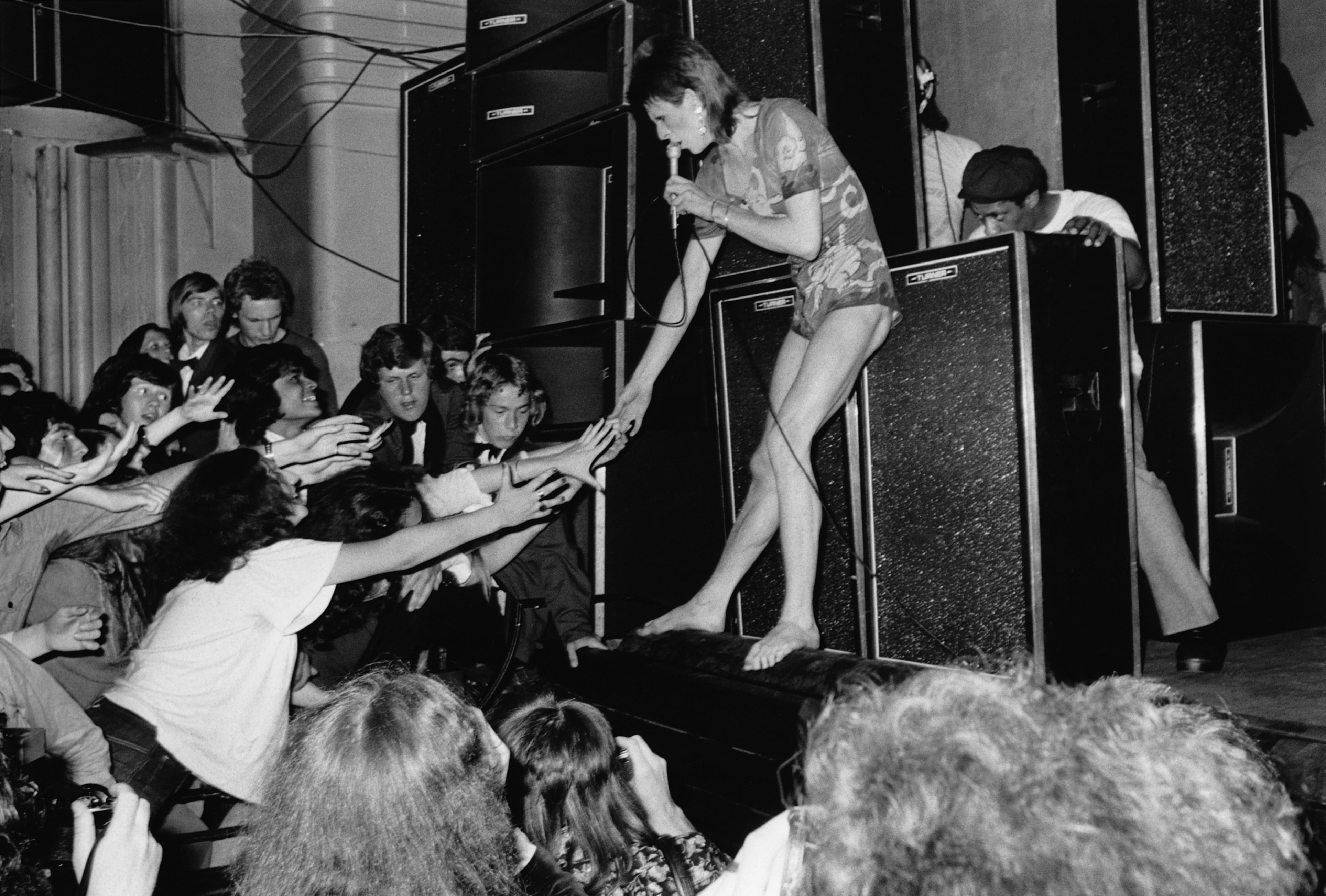 David Bowie durante su actuación en el Hammersmith Odeon de Londres, el 3 de julio de 1973.