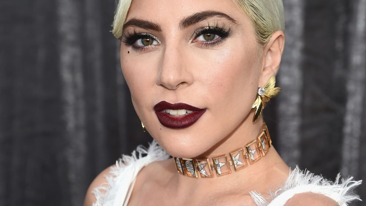 Lady Gaga y los regalos: del romántico ramo gigante de su novio a otros más extraños