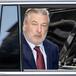 Alec Baldwin no deja de generar titulares, en esta ocasión por chocar su todoterreno contra un árbol: Esta es la historia