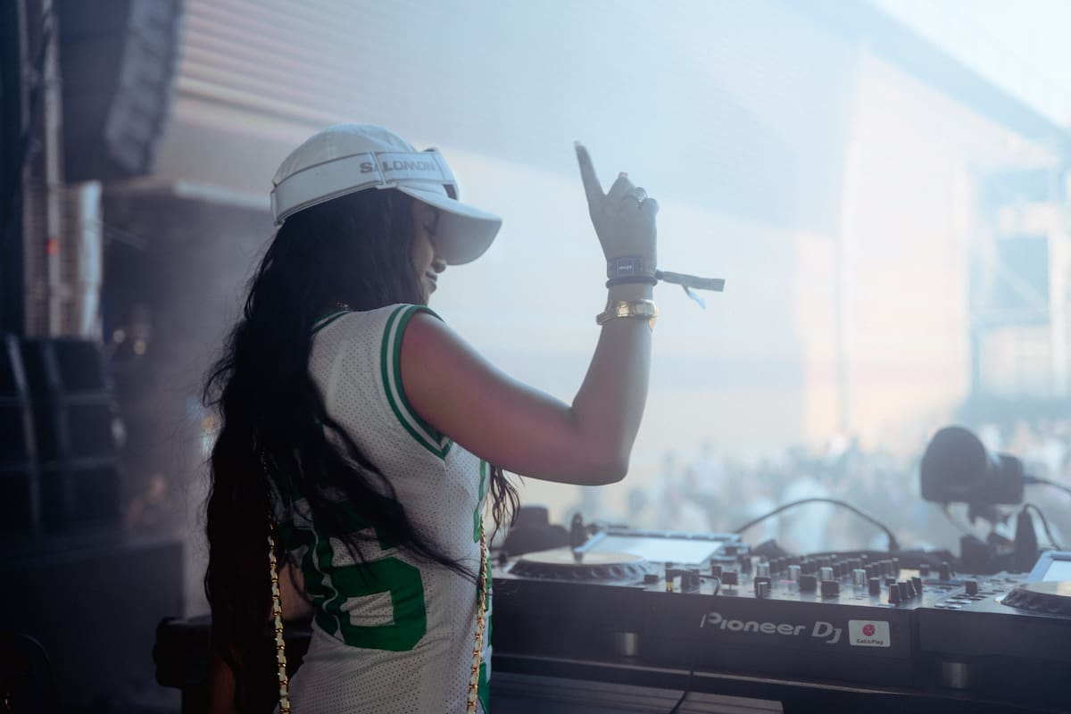 El pop electrónico oscuro y emocional de Olivia Babe encandiló al Sónar.