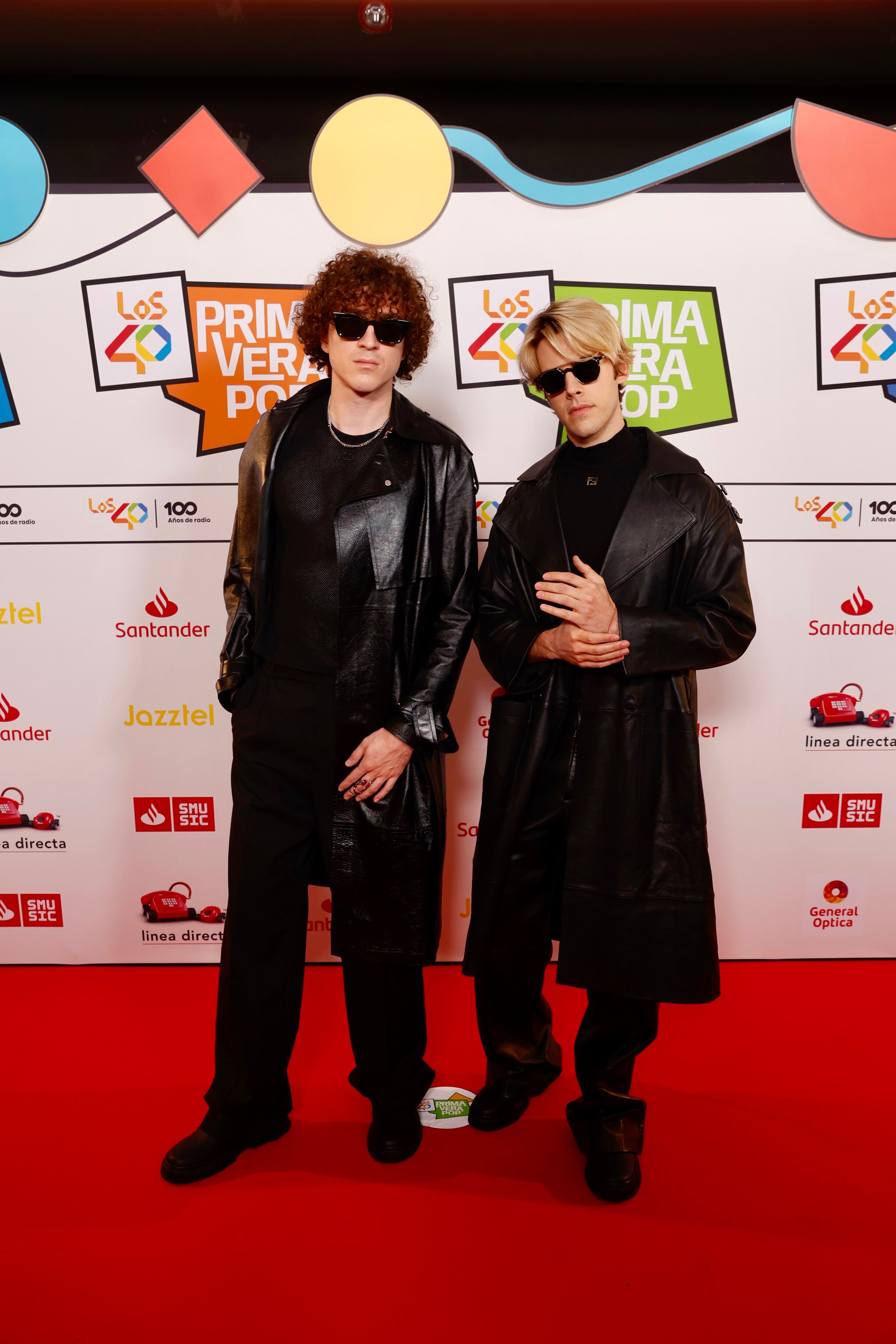 Volvemos a los artistas, entre los más tempranos en llegar han estado Ofenbach. El dúo parisino nos ha hecho bailar mucho en los últimos meses con Overdrive y esa melodía de Cambodia, de Kim Wilde (1982). Esta noche, Dorian Lauduique y César de Rummel, no van a dejar que descansemos mucho.