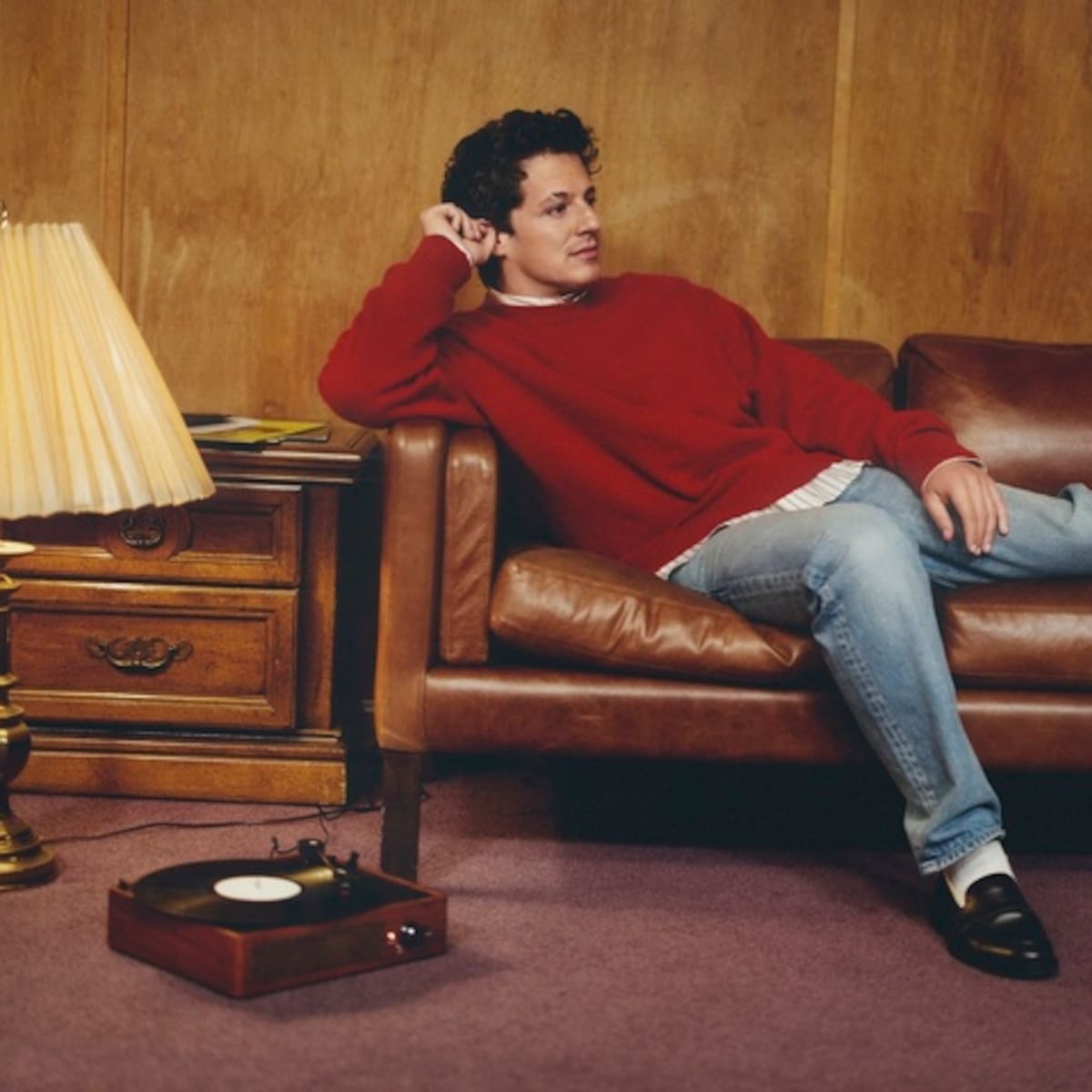 Crítica de 'Whatever’s Clever!' de Charlie Puth: un álbum íntimo que desafía las expectativas del jazz