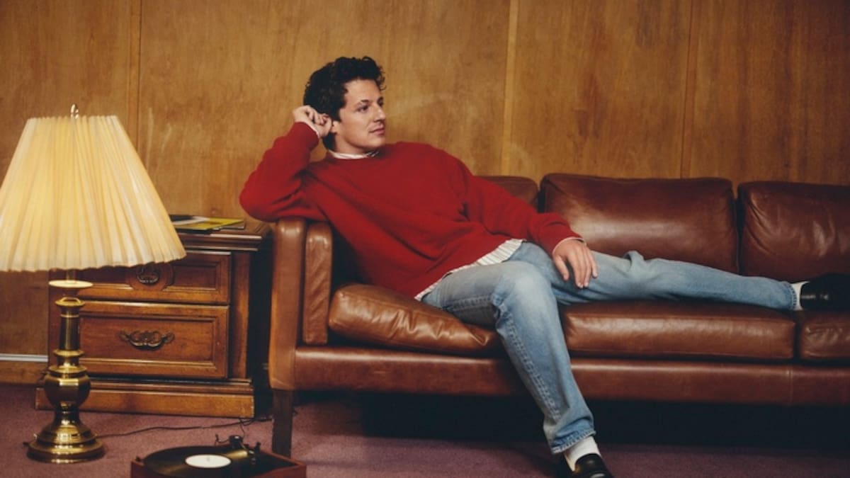 Crítica de 'Whatever’s Clever!' de Charlie Puth: un álbum íntimo que desafía las expectativas del jazz