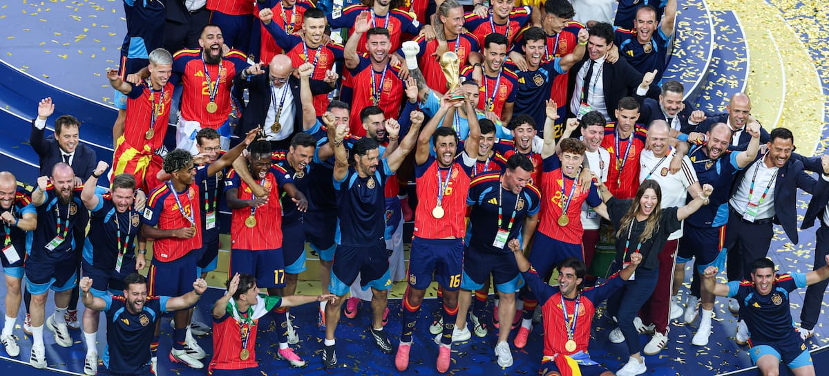 La Selección Española de fútbol levantando la Copa del Mundo tras ganar el Mundial 2026