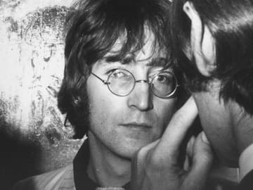 La historia de John Lennon y su amante con un OVNI: ‘Ojalá, nos hubiera llevado a los dos lejos’