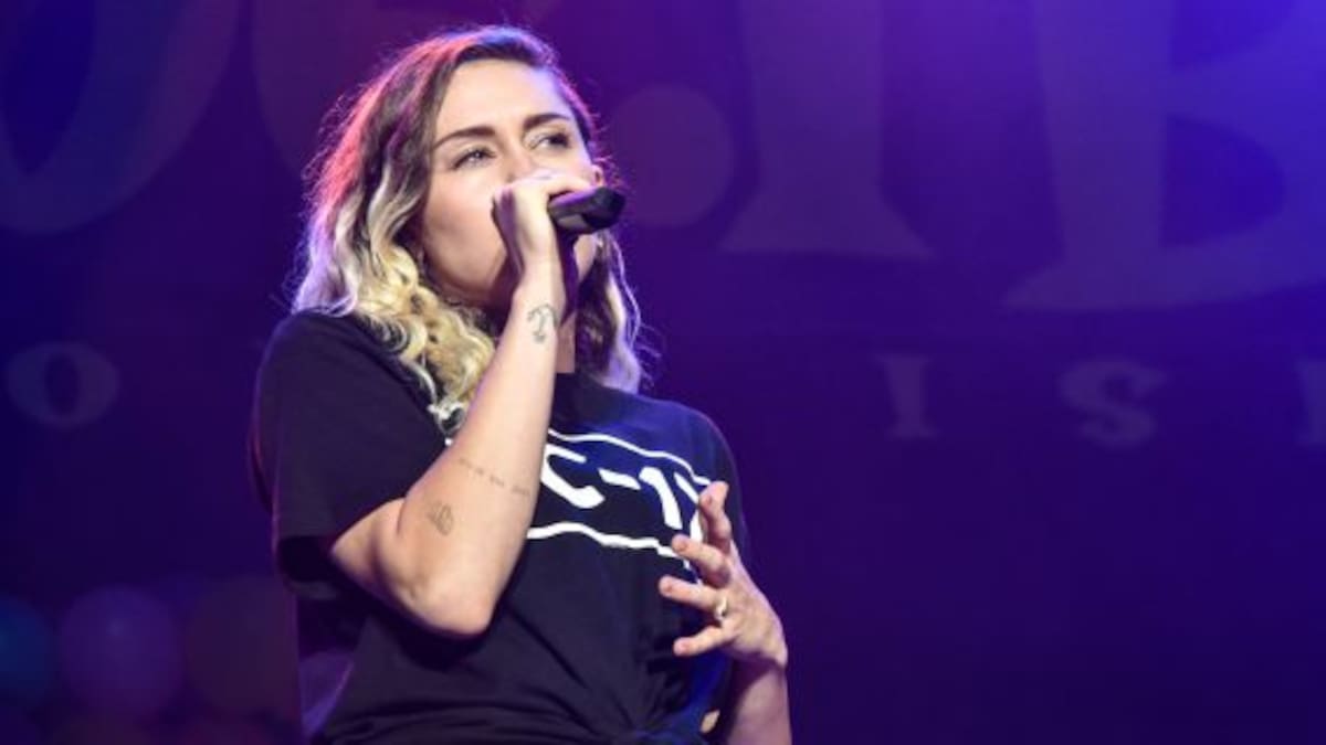 Miley Cyrus se desnuda y se convierte en hada