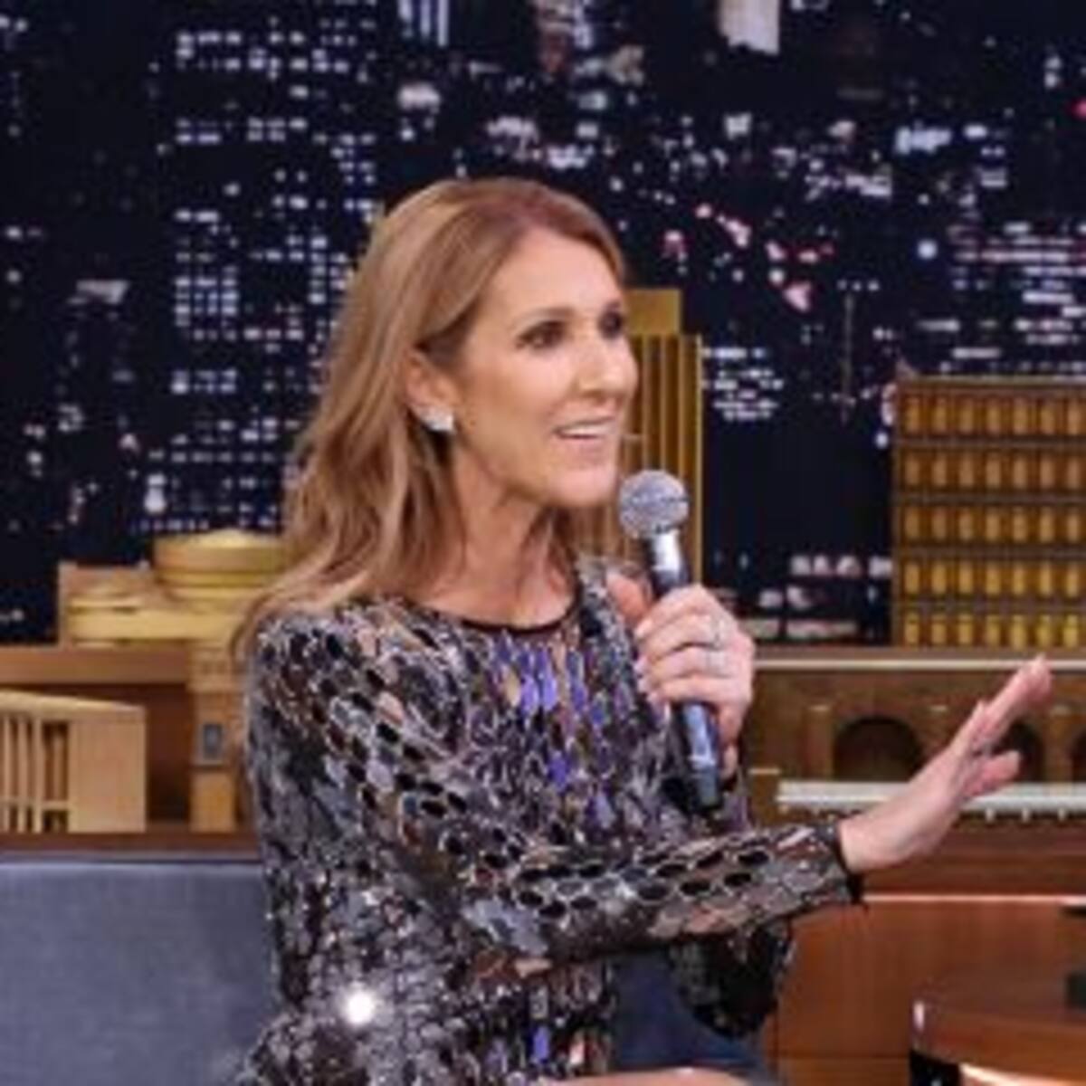 Celine Dion imita a Sia y Rihanna