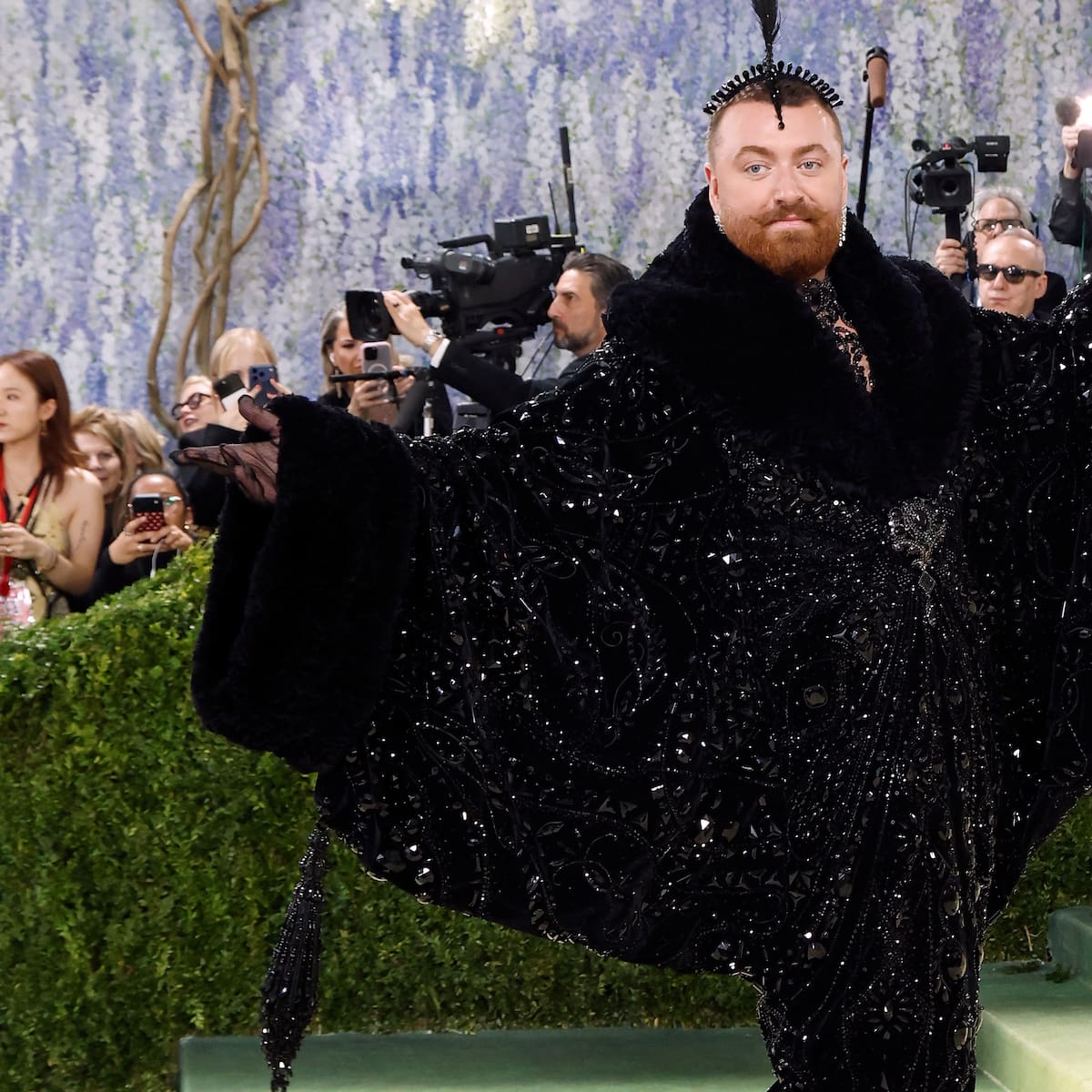 ¿Cuánto pesa el traje que llevó Sam Smith en la MET Gala?: "Es lo más pesado que he usado jamás"