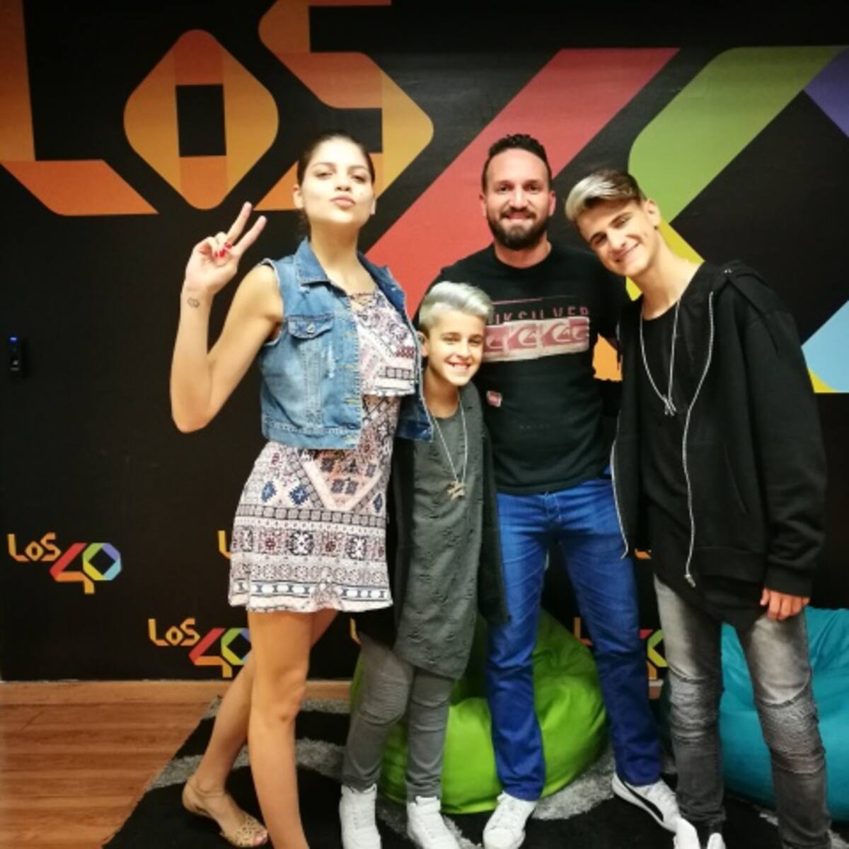 Adexe y Nau en LOS40