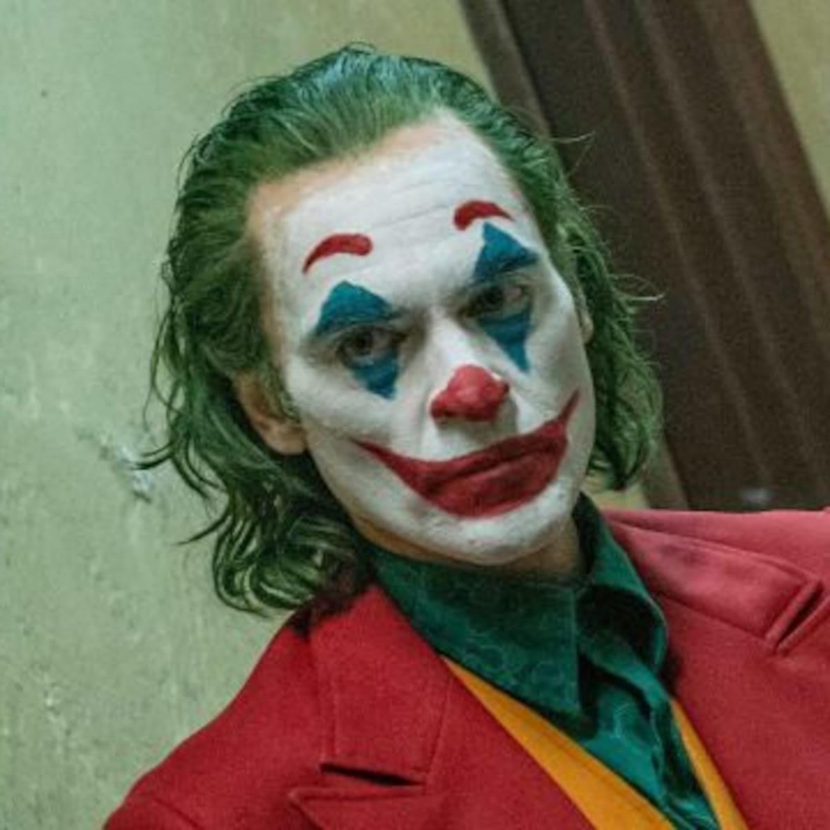Joaquin Phoenix abandona entrevista donde le hicieron una pregunta incómoda