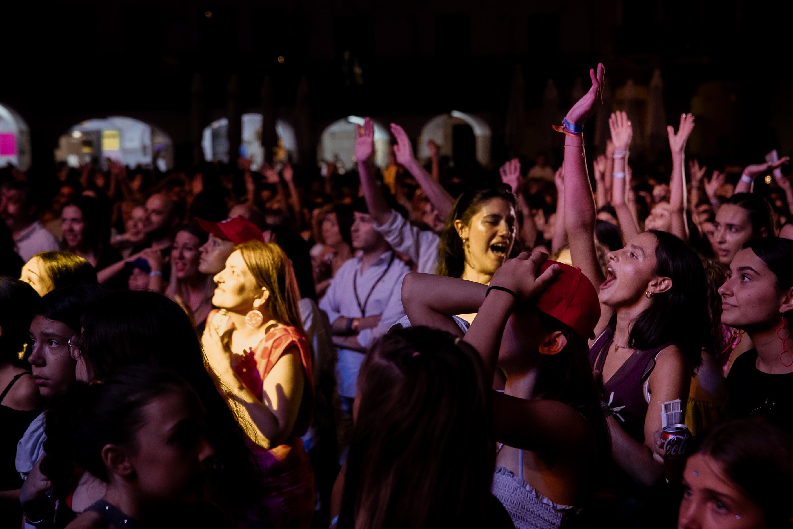 Se esperaba mucho de la primera noche de LOS40 Summer Live 2025, pero lo que hizo Cáceres no tuvo nombre: bailar, cantar y gozar sin límites... ¡¡GRACIAS!!