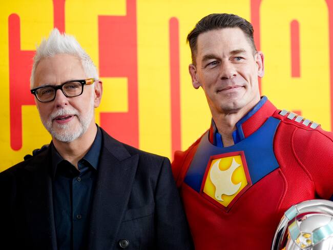 James Gunn y John Cena en la premiere de la segunda temporada de 'El Pacificador' en agosto de 2025 en Nueva York. / John Nacion/Variety via Getty