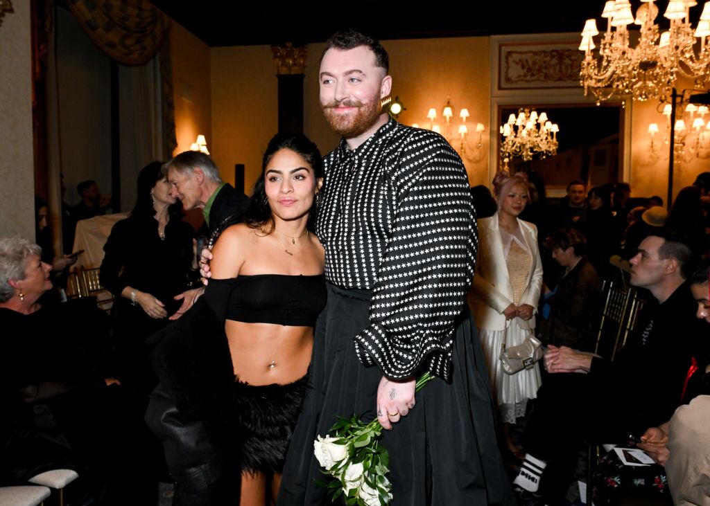 Jessie Reyez y Sam Smith en el desfile de Christian Cowan RTW Otoño 2024, como parte de la Semana de la Moda Ready to Wear de Nueva York, celebrado en el Harmonie Club el 11 de febrero de 2024 en Nueva York, Nueva York