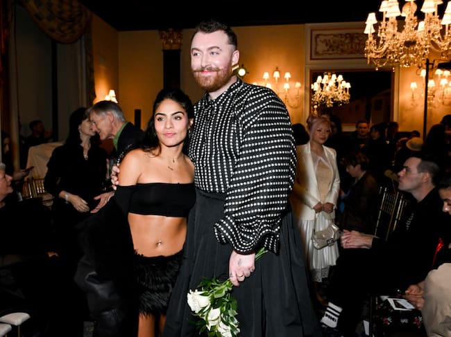 Jessie Reyez y Sam Smith en el desfile de Christian Cowan RTW Otoño 2024, como parte de la Semana de la Moda Ready to Wear de Nueva York, celebrado en el Harmonie Club el 11 de febrero de 2024 en Nueva York, Nueva York