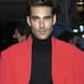 Jon Kortajarena se emociona con la performance de dos artistas que sacrificaron su amor en favor del arte
