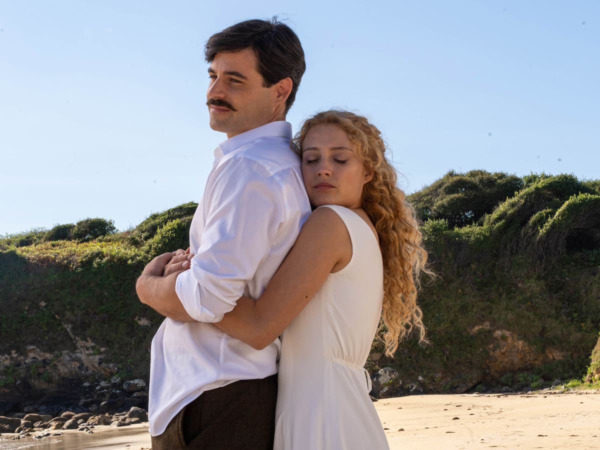 Avance semanal de 'La Promesa' en La 1 de TVE: Manuel y Jana vuelven a la realidad y sellan un recuerdo de su aventura | LOS40