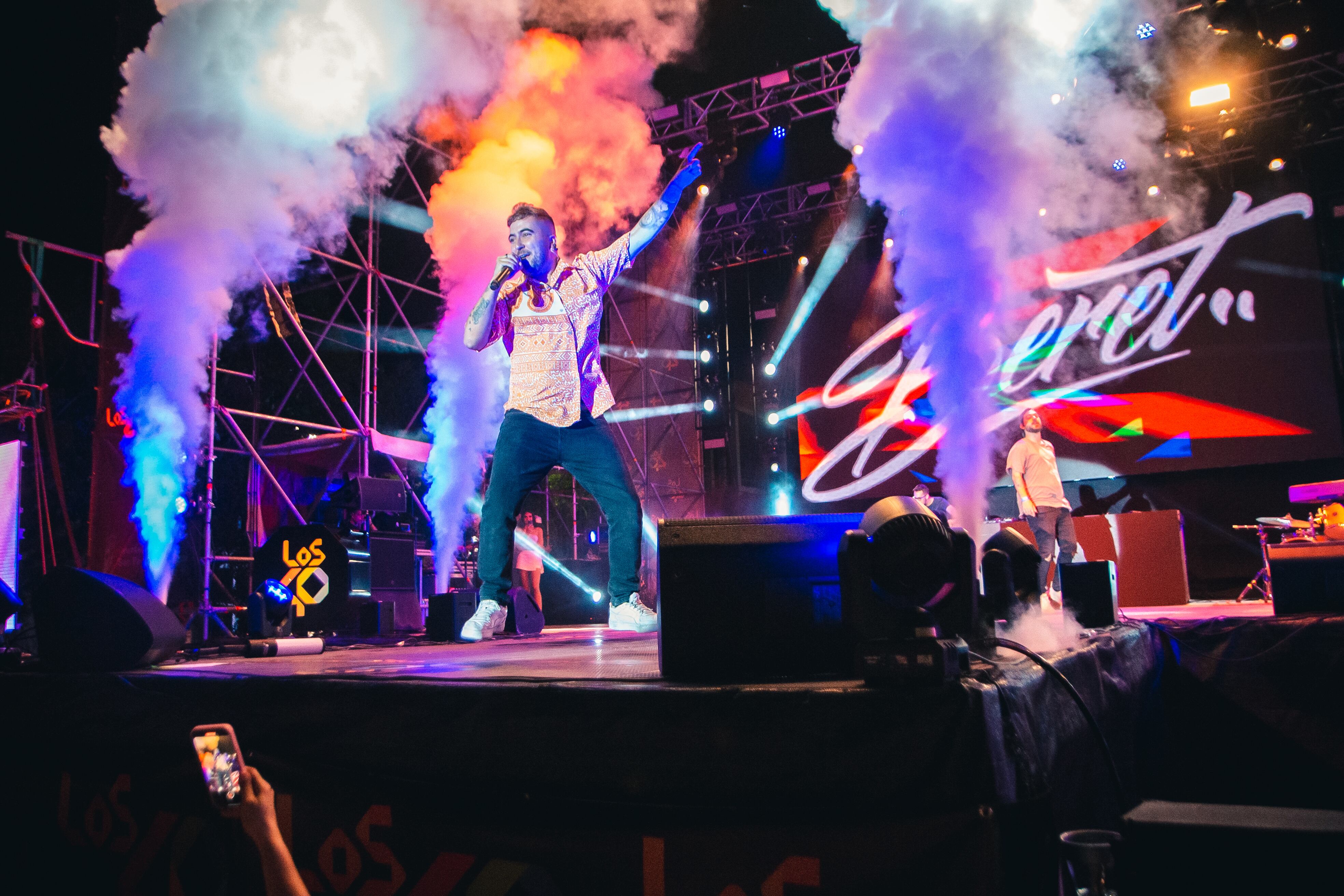 Beret hizo saltar a todo el público de San Pedro del Pinatar y emocionó con temazos como 'Lo siento' o 'Si por mi fuera', entre otros.