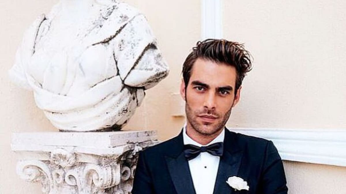 Jon Kortajarena coincide en París con Rosalía, María Pedraza y Katherine Langford