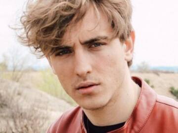 Manel Navarro se corona con este tuit sobre su gallo del año pasado