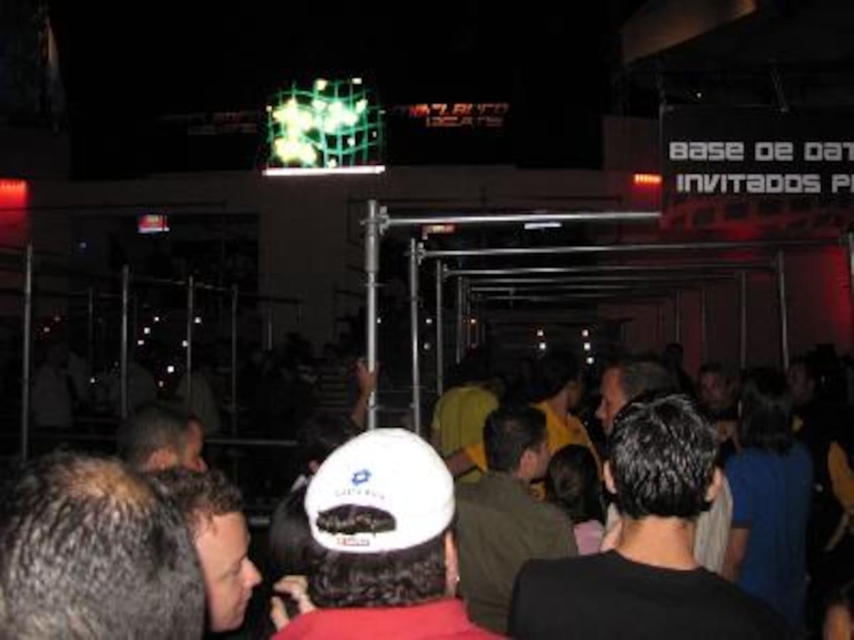 La Micro que va para eL Concierto de Beto Cuevas en Palmares
