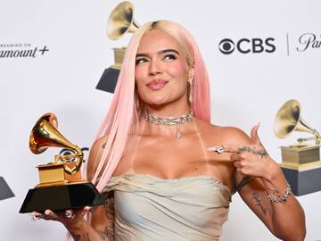 Karol G Recibe el Premio a la &#039;Mujer del Año&#039; en los Women In Music Awards de Billboard