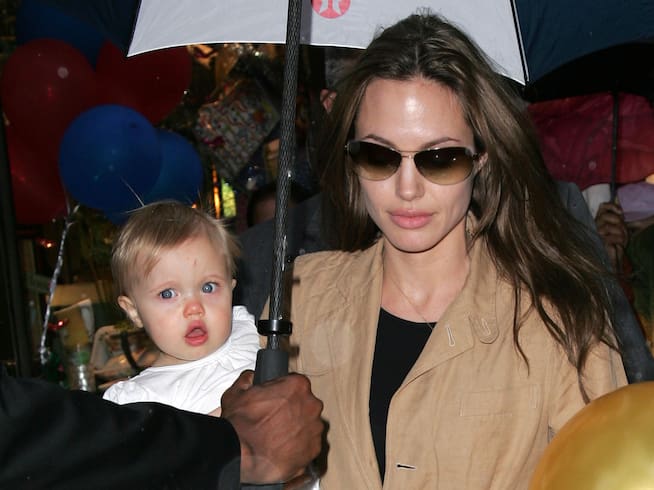 Angelina Jolie con su hija Shiloh