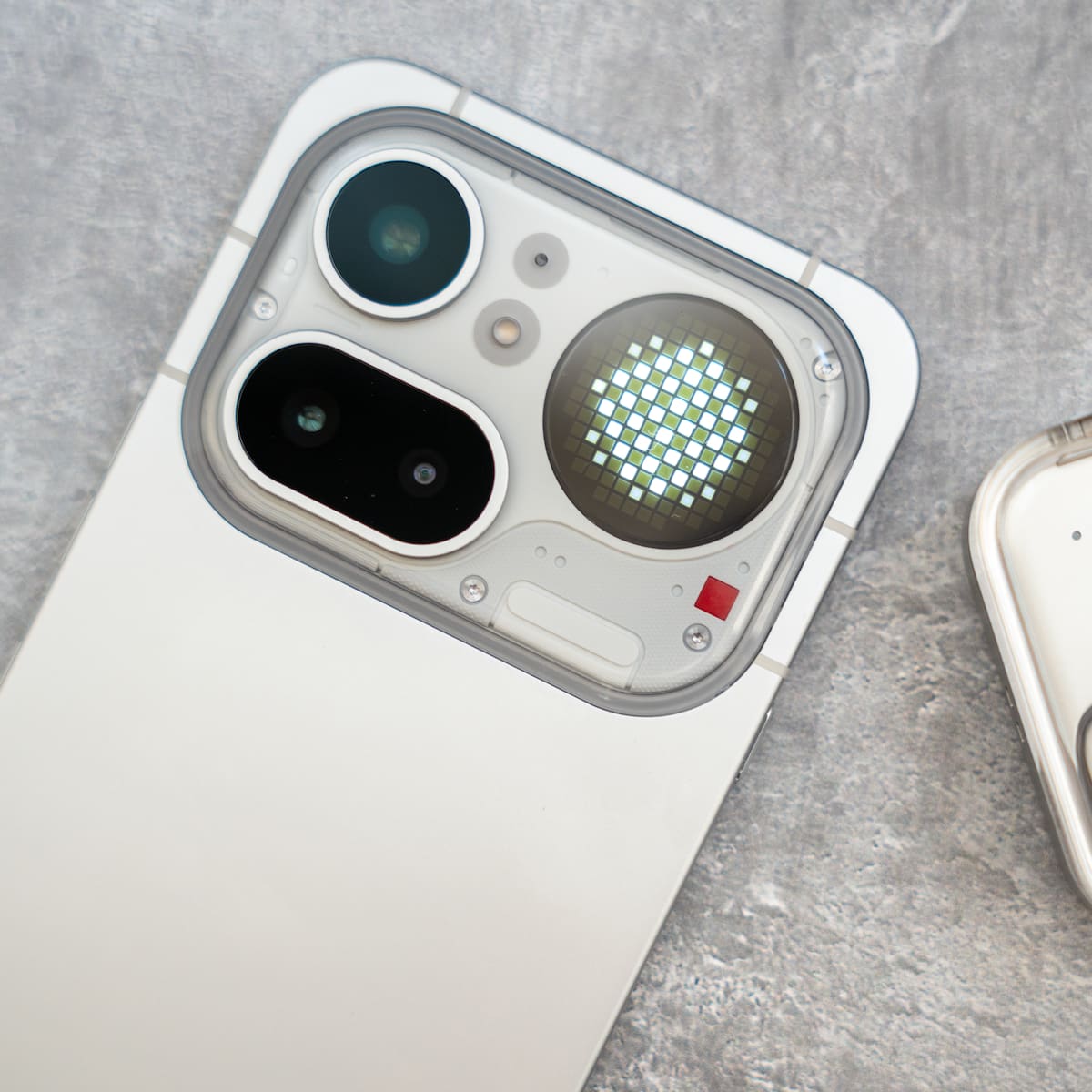 Nothing lanza Warp para simplificar el envío de archivos entre móvil y ordenador