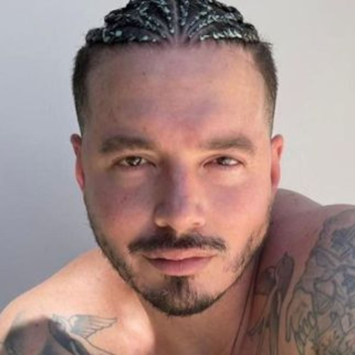 J Balvin hizo su versión del tema “Wherever I May Roam” de Metallica