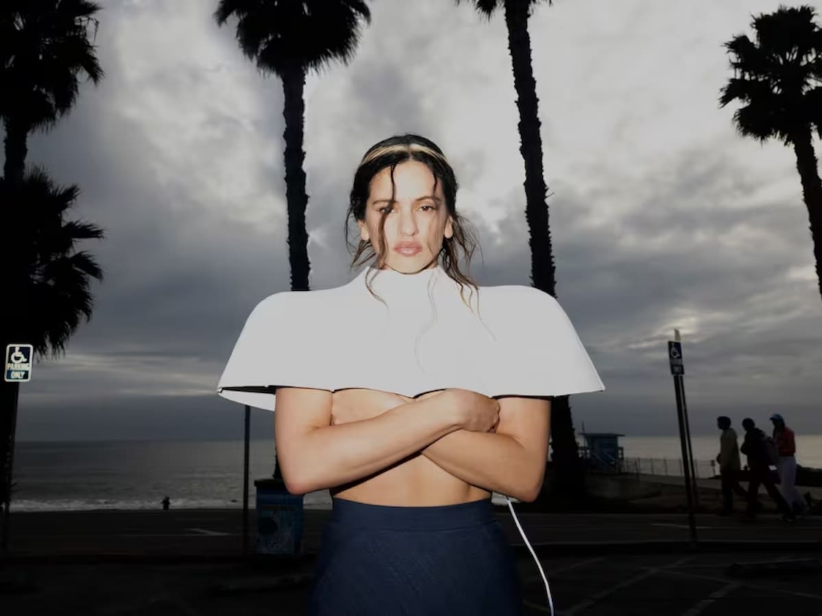 'Dios es un stalker' de Rosalía: letra y significado de un tema que habla sobre la fama