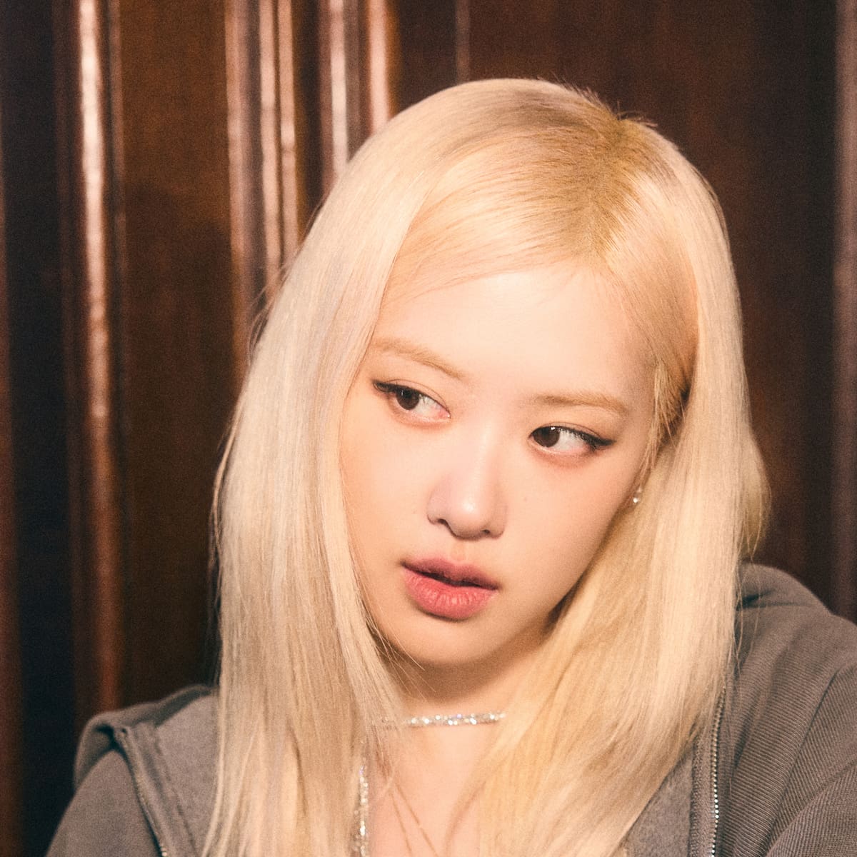 ROSÉ pasa del K-Pop al rock en ‘new trick’, su nueva canción
