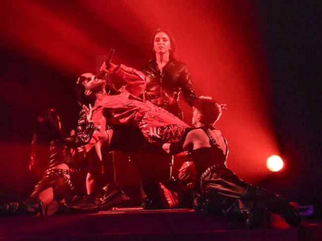 Agoney en su actuación en el Benidorm Fest 2023.